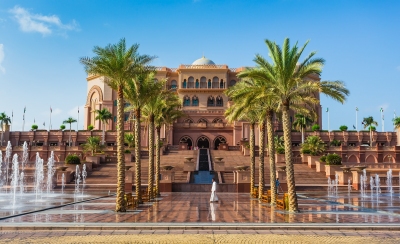 Kempinski Emirates Palace Hotel in Abu Dhabi (Oleg Zhukov / stock.adobe.com)  lizenziertes Stockfoto 
Infos zur Lizenz unter 'Bildquellennachweis'